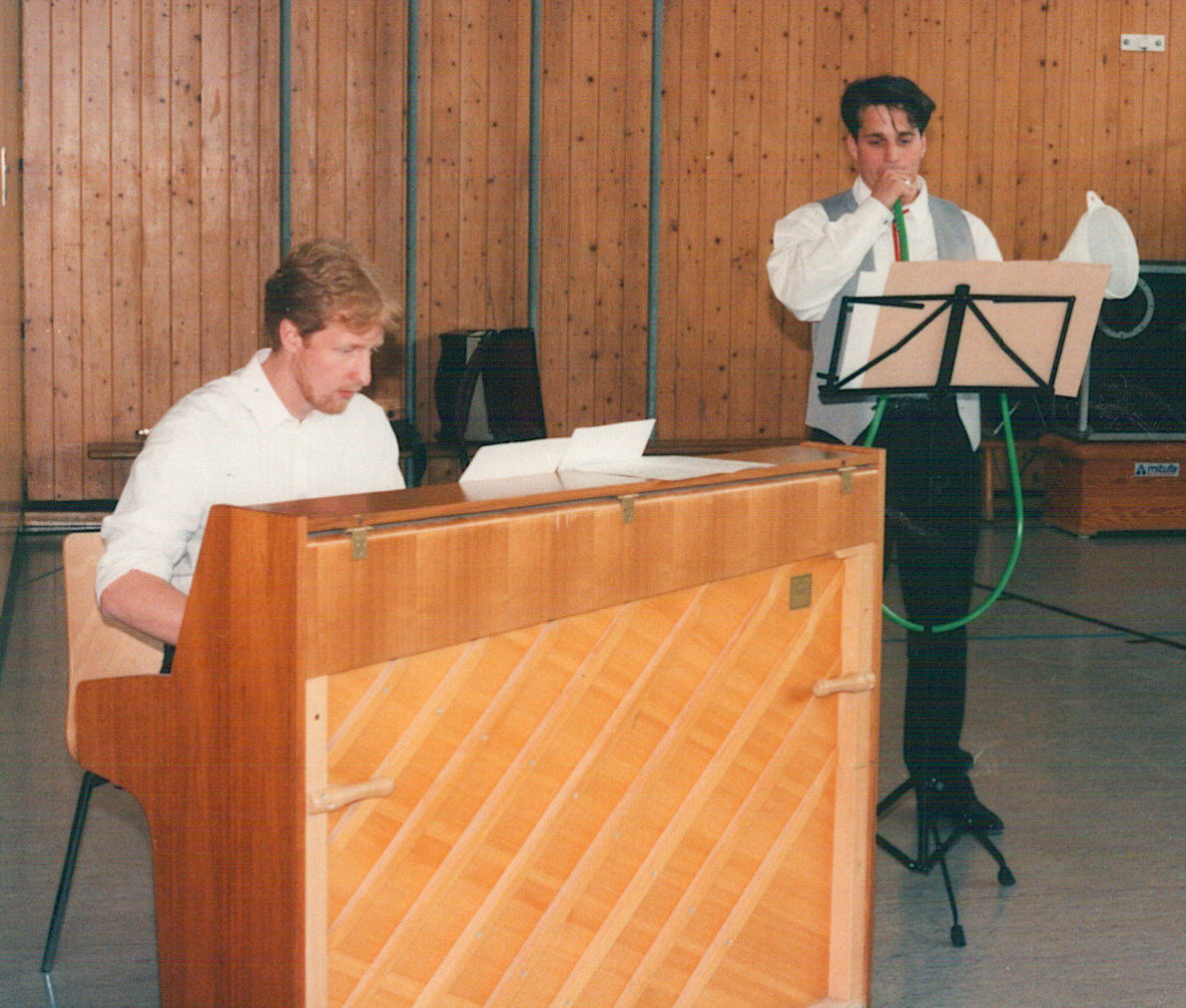 Lars Müller performs Codetta in C for Hosaphone(tm), while being accompanied by Georg Pickel